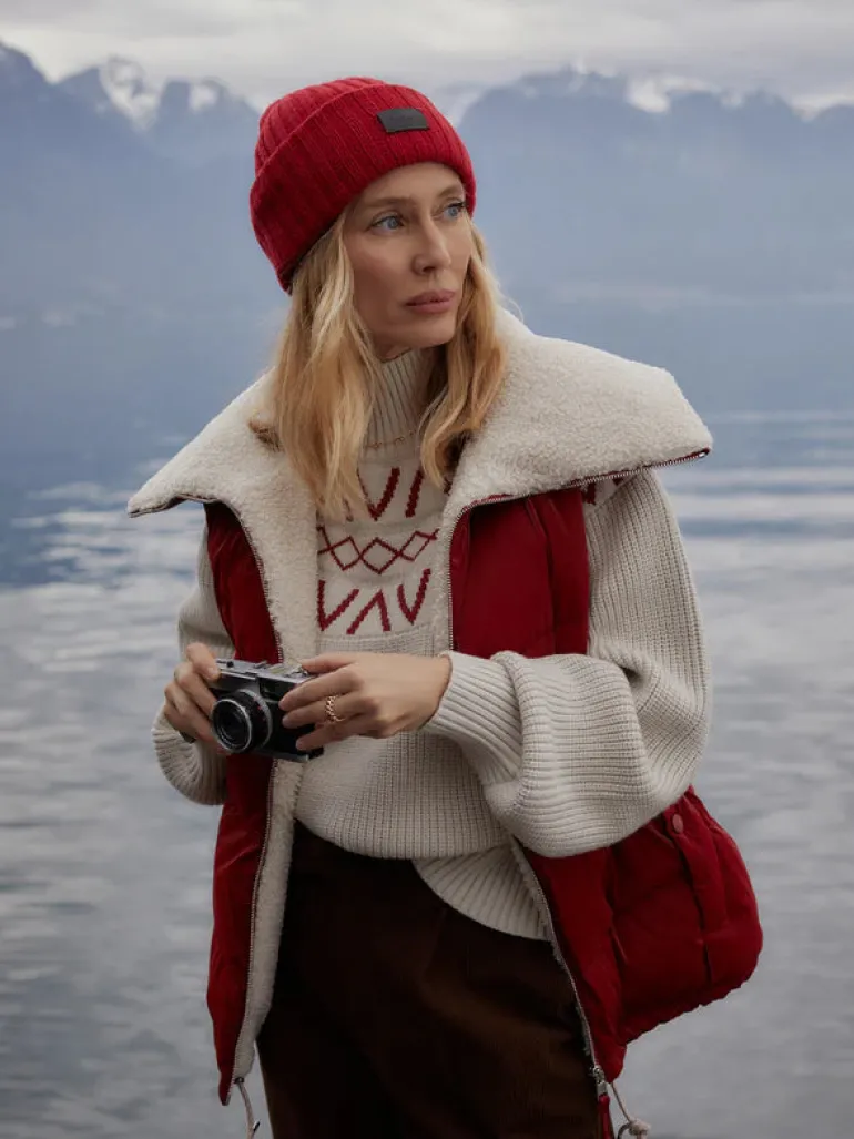 Brock Puffer Gilet - Red Dahlia