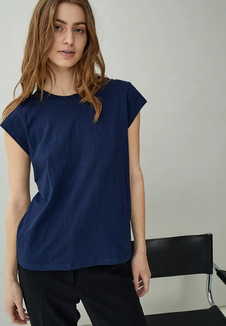 Leti Tee - Black Iris