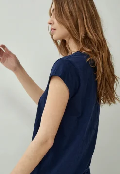 Leti Tee - Black Iris