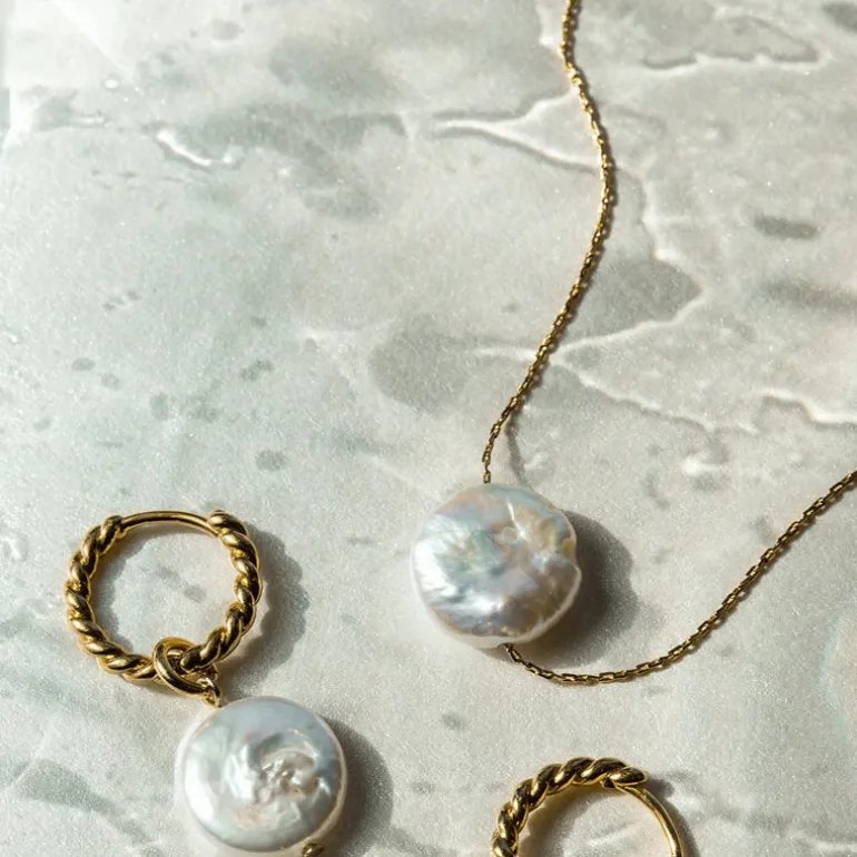 Pearl Collar Necklace