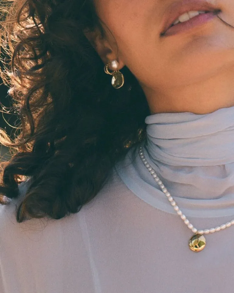 Pearl Signet Earrings Gold