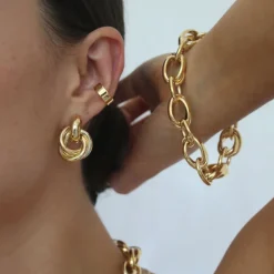 Statement Interlocking Earring - Gold
