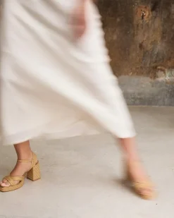 Valle Metallic Sandal - Oro